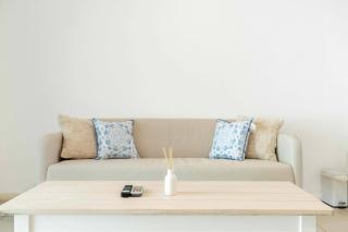 3-Bedroom Luxury Home in Azure Hope Island - 0