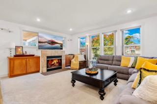 Kennydale Family Friendly 4B 3B Modern Home I405 - 4