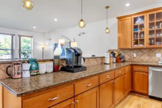 Kennydale Family Friendly 4B 3B Modern Home I405 - 1