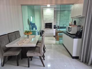 Refúgio com Piscina e espaço Gourmet - 0