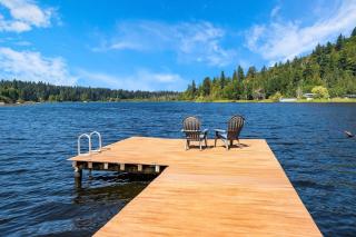 European White Castle on Lake Desire Private Dock - 6
