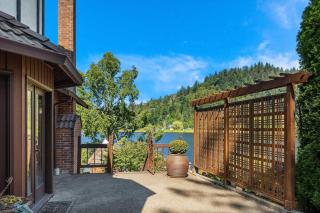 European White Castle on Lake Desire Private Dock - 3