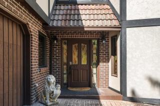 European White Castle on Lake Desire Private Dock - 2