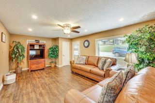 4 Mi to Little Rock River Market! Family Getaway - 5