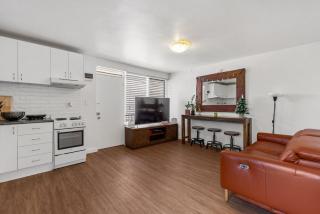 Central 5 minutes to Swinburne, Aurbun & Glenferri - 2