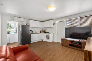 Central 5 minutes to Swinburne, Aurbun & Glenferri - 1