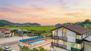 Ganghwa Nakjogaboineun spa Pension - 3