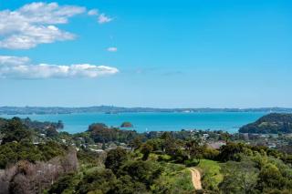 Sunset & Sea Views - Renovated Family Retreat - 6