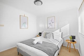 Luxe Retreat - 3BR - Free Parking - Near Station - 0