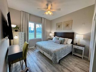 Poolside Ground Floor Villa-Near Heat Pool/Hot tub - 4