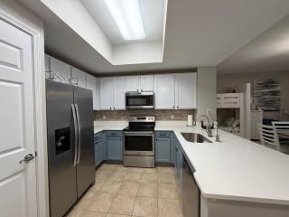 Poolside Ground Floor Villa-Near Heat Pool/Hot tub - 1