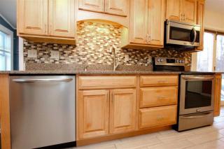 Spacious Beach Cabin w/ Lake Access | 4BR - 5