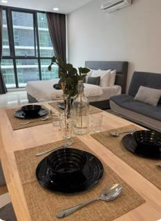 Atria Mall-King Bed, Netflix, Washer, Shower Screen - Petaling Jaya - 5