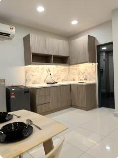 Atria Mall-King Bed, Netflix, Washer, Shower Screen - 1