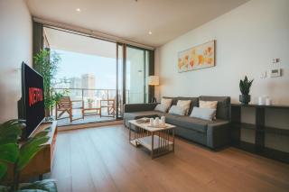 2 Bedroom Apartment Haymarket with Balcony - 0