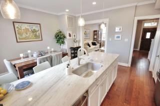 Terrific Family Townhouse - 4