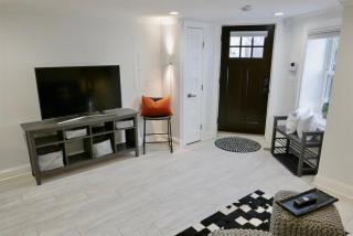 Stylish & Modern Apt Shaw PKING - 7