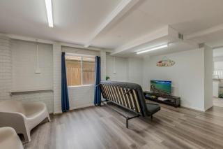 64 Bathurst Street - 3