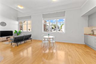 Modern 1-Bed Apartment in Spring Hill - 9