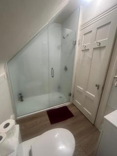 Vancouver Guest House - Airport 10 Min - Free Parking & Fast Wi-Fi - 1