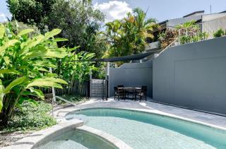 Serenity on Sunshine Easy Walk to Village Beach - 6