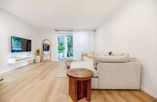 Serenity on Sunshine Easy Walk to Village Beach - 5