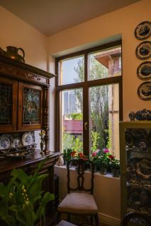 Charming 2 Bedroom Apartment in Heart of Craiova - 1