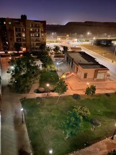 Charming 3BR Apt with amazing garden view & fast wifi - 3