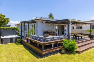 The Miro Haus with hot tub - 0