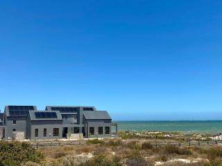 The Quirky Fish Beach Retreat - Britannia Bay - 9