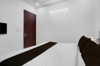 Townhouse Sector 46 Huda Market - 3