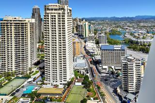 Stylish 2-Bed Apartment in Surfers Paradise - 1