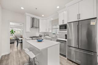 Modern & Bright 5BR Family Home - 9