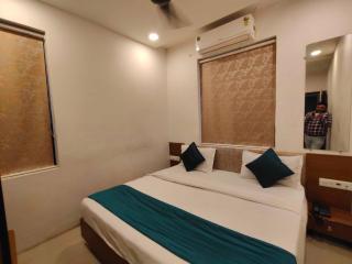 OYO Hotel O Hotel R Pacific - Rajkot - 0