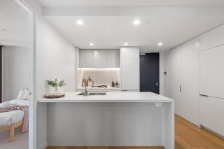 Prime 2B2B1C Box Hill Apartment - 3