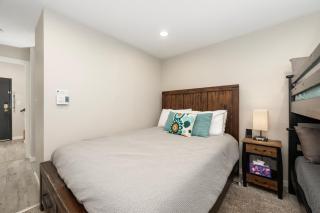 Great Location! Downtown WP with Hot Tub! Sleeps 6! - 1