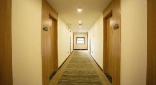 GreenTree Inn Xiaoyi Wanda Plaza - 8