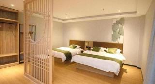 GreenTree Inn Xiaoyi Wanda Plaza - 3