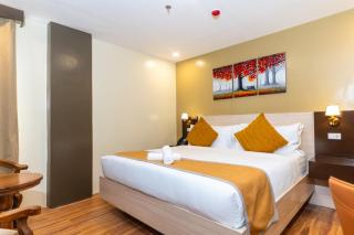 Hollywood Hotel Palawan - 2