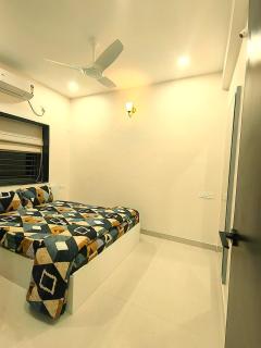 Ultra Modern 2BHK Flat in Kondapur Central with Parking #102 - 4