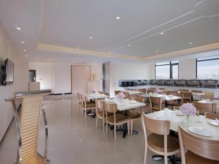 Vienna Hotel Chongqing Yangjiaping Pedestrian Street Light Railway Station - 7