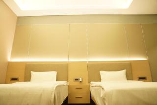 Hotel P4 City Center Jabalpur - Jabalpur - 5