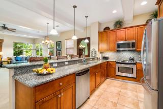 Tropical Villa wBeach Club Access Quiet LocationBikes and Beach GearWalk to Restaurants - 2