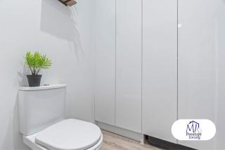 Central Home - Fast Wi-Fi - Smart TVs - Sleeps 5 - 7