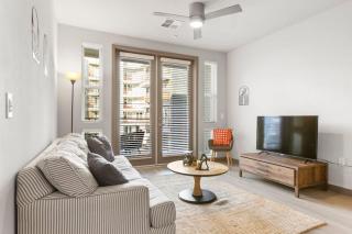 3BR Cozysuites RORO Pool, Pets, Parking 7&13 - 3