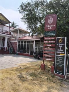 Western Castle Stay n lawn - 8