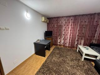 Apartament 50m2 cu pat matrimonial si canapea extensibila - 1