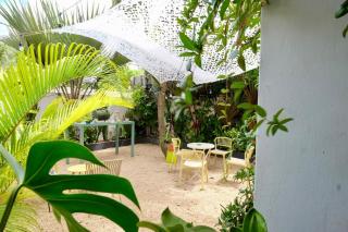 Atypical loft, pool and beach 2 mins away - 7