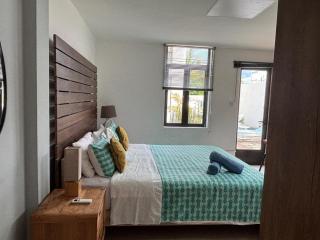 Atypical loft, pool and beach 2 mins away - 3