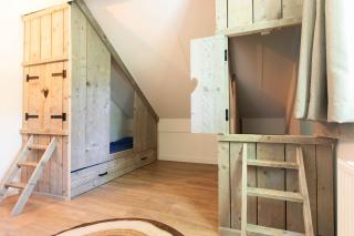 Newly refreshed Family-Stay for 7 by the Lake - 7